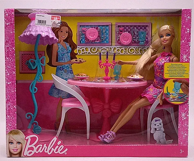 2012 Deluxe Glam Dining Room Barbie Set mit Puppe & Tisch / Mattel X7942, NrfB