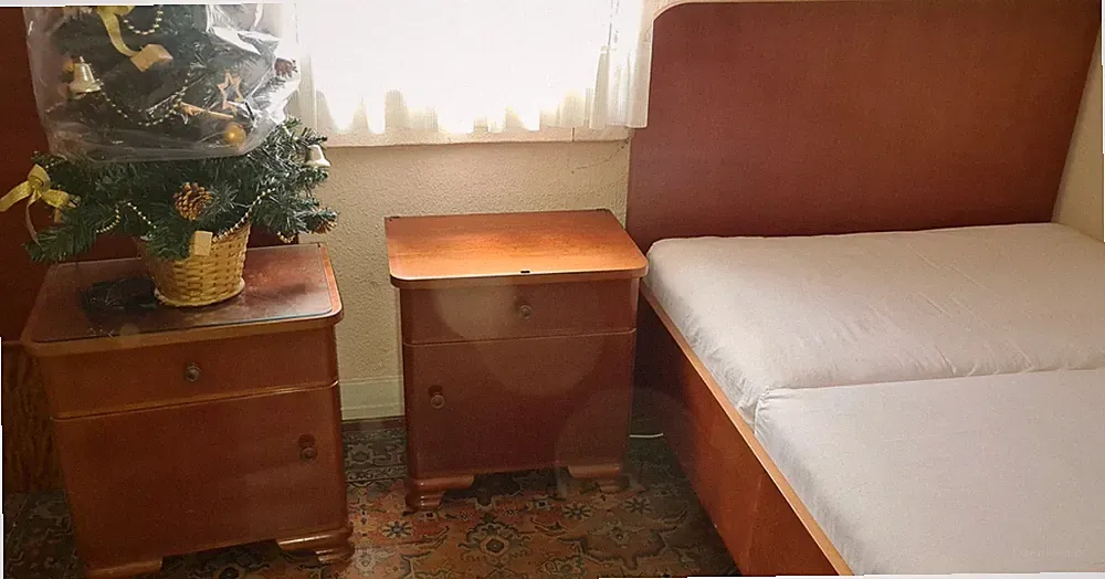 antik Echtholz Schlafzimmer 1900 2 Betten Beistelltische Kommode