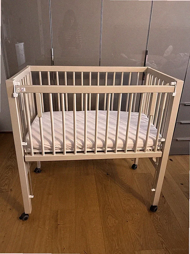 Babybeistellbett mit Rollen, Inkl. Matratze, für Boxspringbett, wie neu