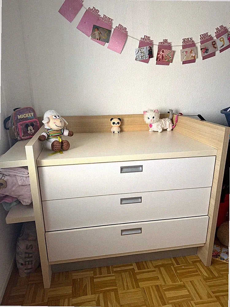 Babyzimmer Möbel-Set Mickey Mouse Weiß/Holzfarben, Bett & Wickelkommode