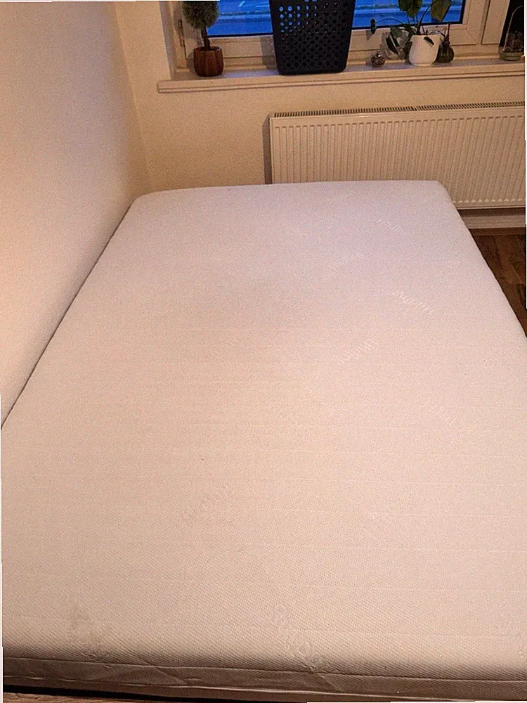 bett 140x200 mit matratze und lattenrost holz