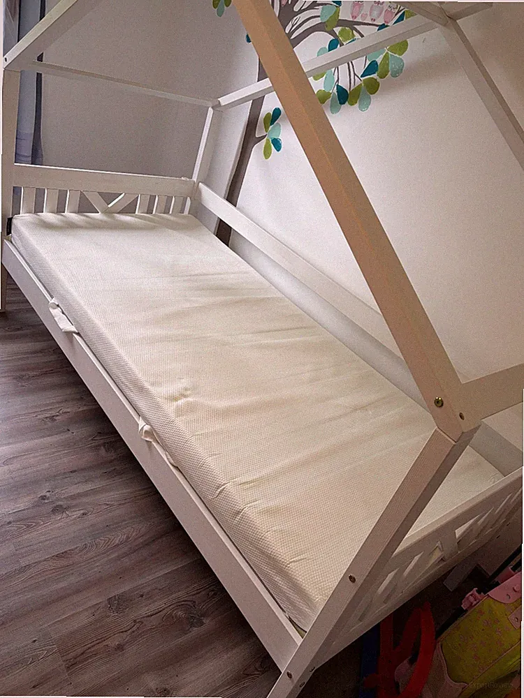 Bett 90x200 cm, Weißes Holz, Komplett mit Matratze und Latten"rost"