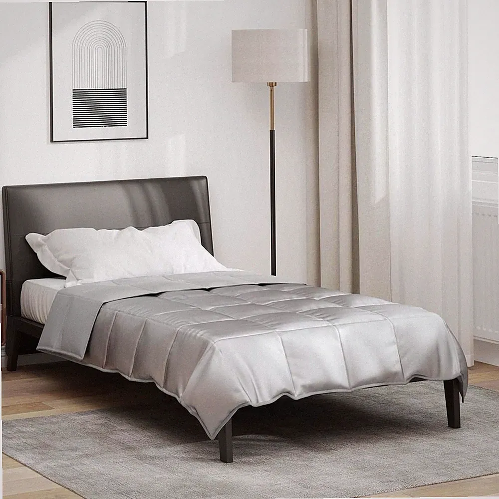 Bettdecke Silber 135x200 cm Satin Mikrofaser Gesteppt Sommer Leicht Antiallergie
