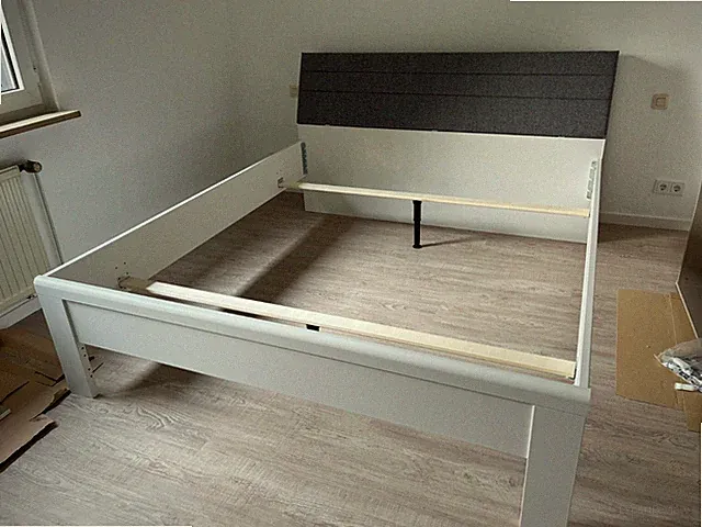 Bettgestell 180x200cm Weiß 3 Schubkästen und Staufach im Kopfteil