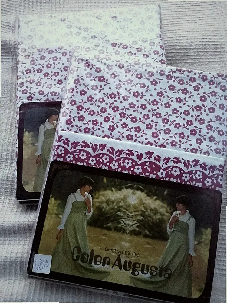 Bettwäsche VINTAGE 135x200 BAUMWOLLE COLOR AUGUSTA weiß weinrote BLUMEN 70er