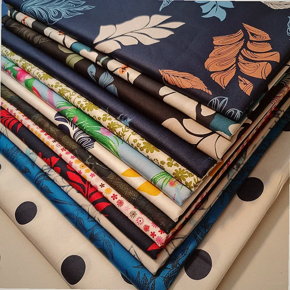 Blumenmuster 100 % Baumwolle Popeline Stoff Kleid Handwerk Quilten Material 58 Zoll Meterware