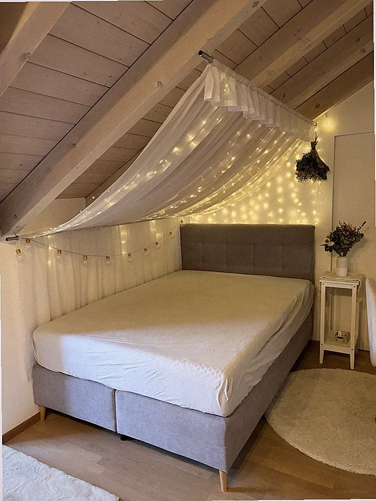 Boxspringbett neuwertig Hellgrau 140 x 200 mit Himmel