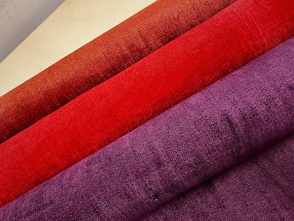 CHENILLE STOFF POLSTER SOFA STOFF 140 CM BREIT von Next rot rost lila