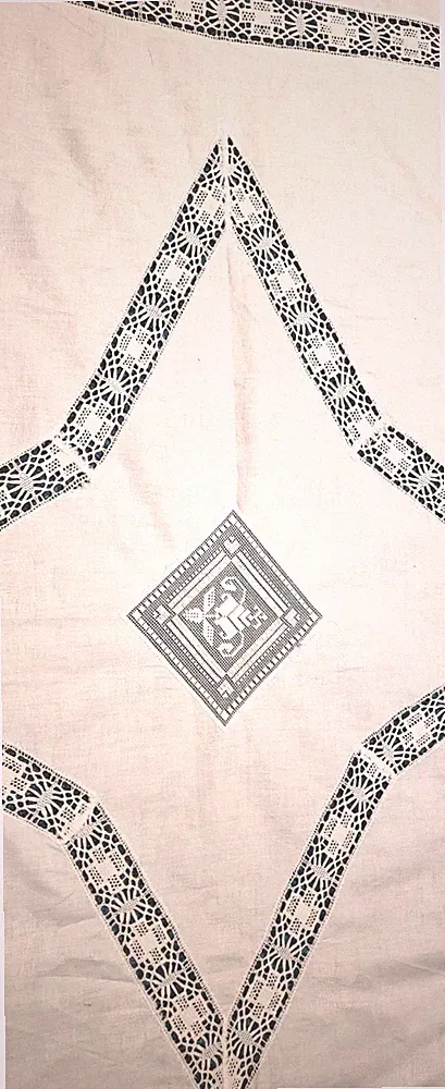 Damast*vintage*handgeklöppelte Spitze*maschienen Spitze*Tagesbett*Klöppelspitze*
