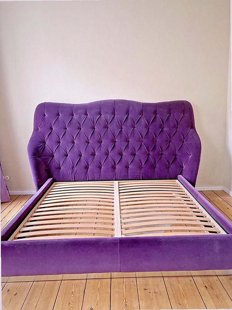 Designer Polsterbett von Visionnaire, 200 x 200 Liegefläche, Samt, Violett