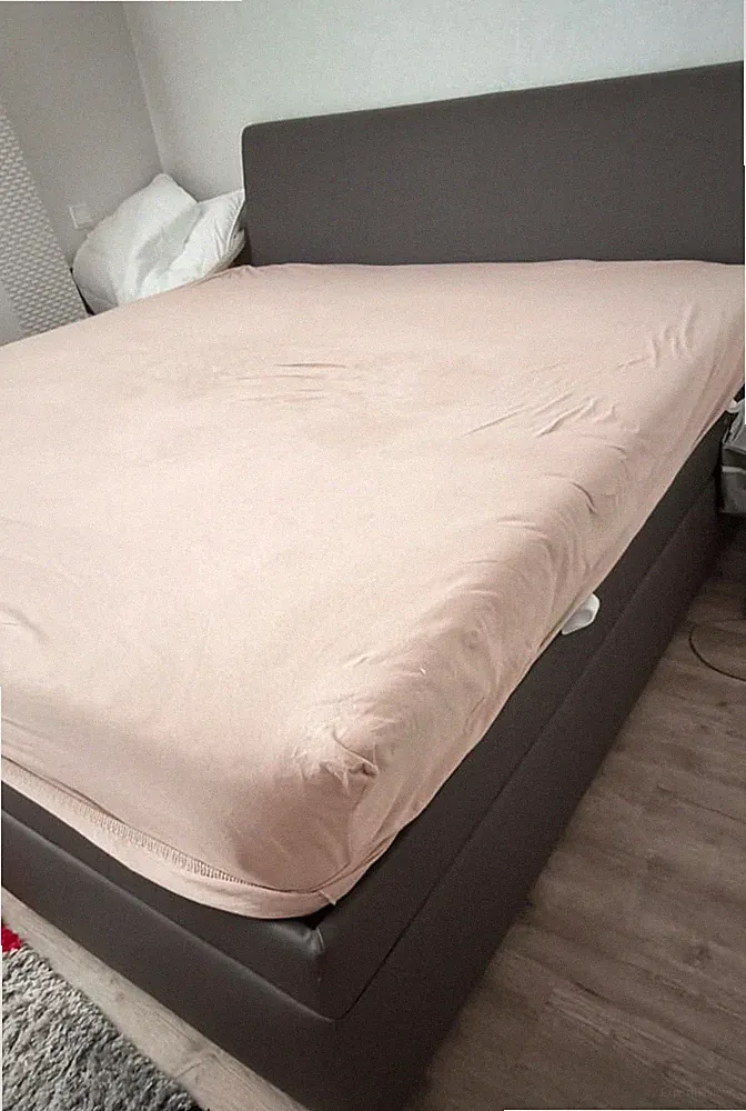 Doppelbett 180x200 mit Lattenrost und Matratze