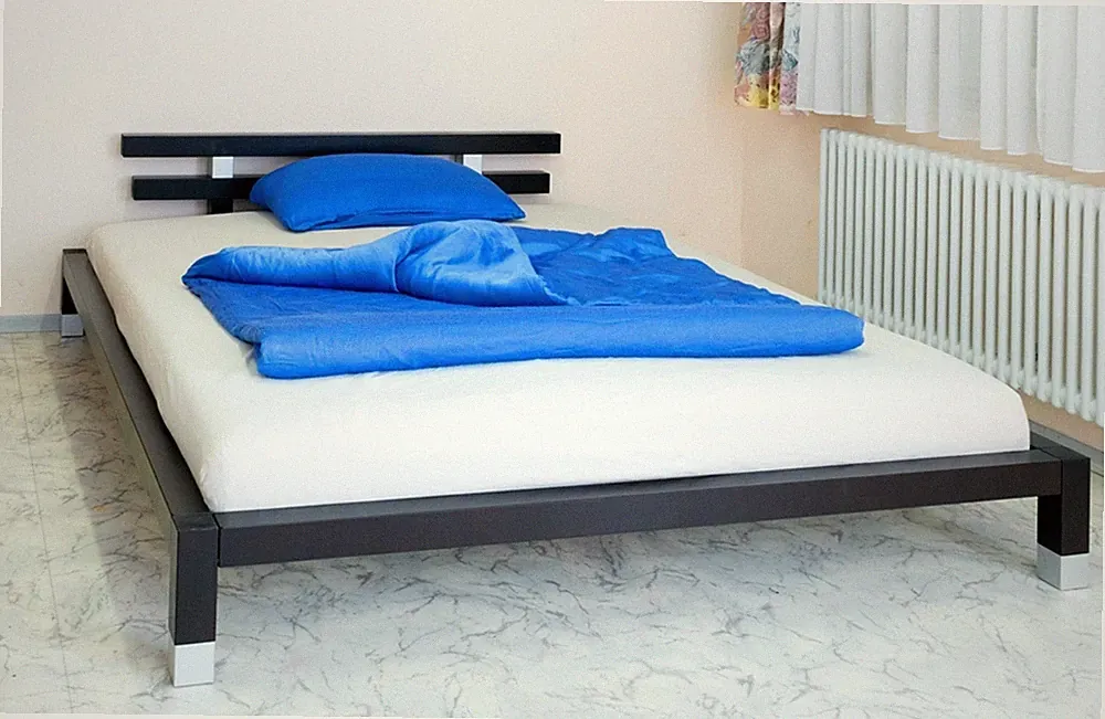 Doppelbett Futonbett Jugendbett Kiefer massiv schwarz 160 x 200cm
