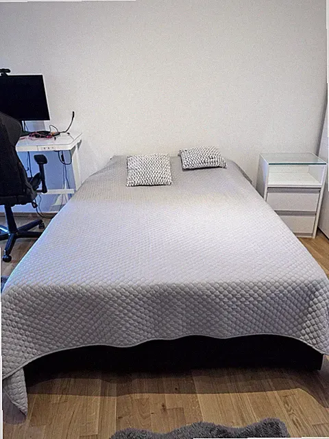 Doppelbett mit Matratze