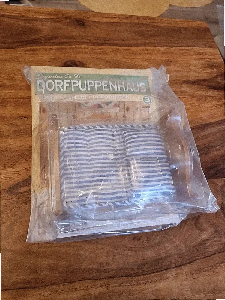 DORFPUPPENHAUS Ausgabe 3 - Doppelbett Mit Matratze Und Kissen 1:12 in OVP