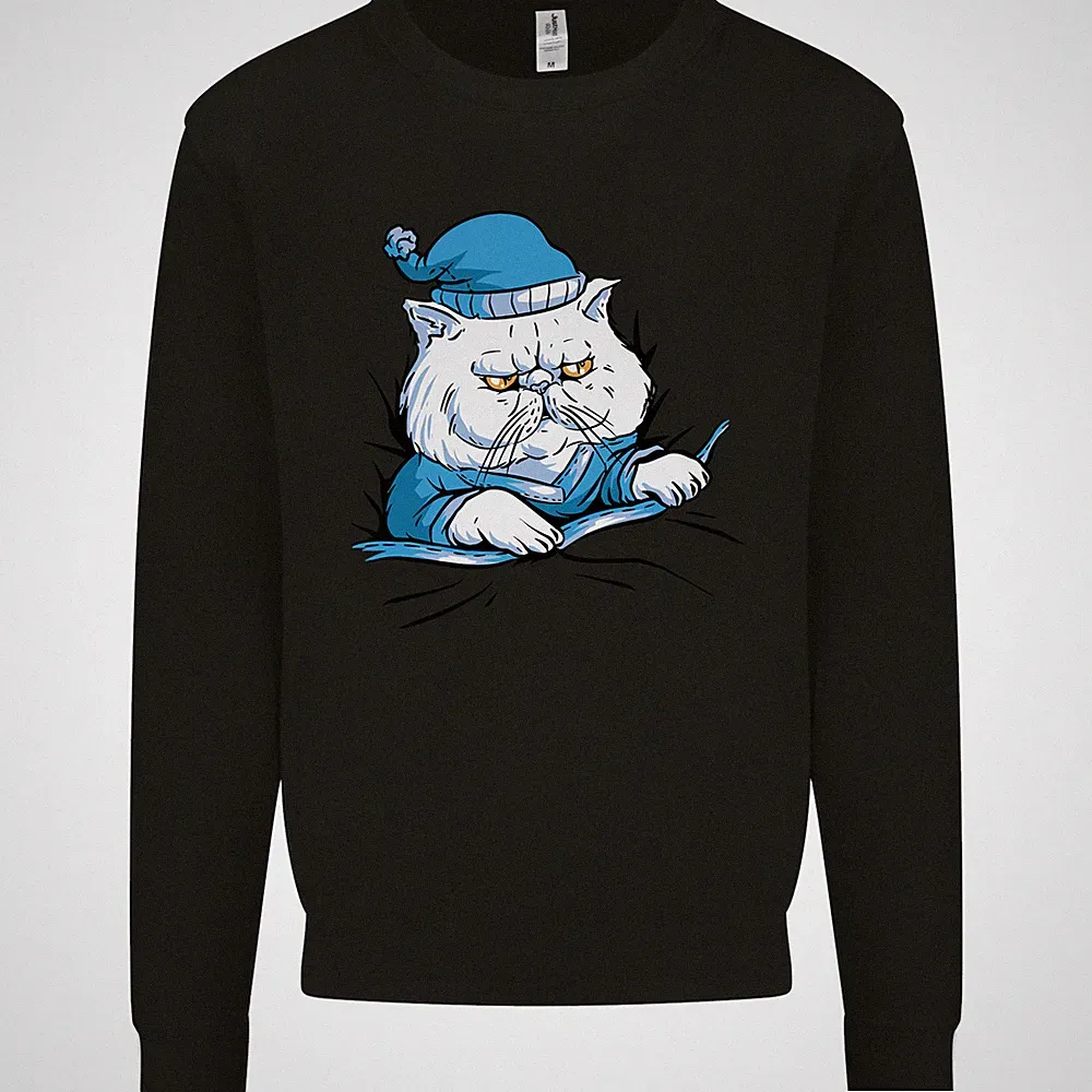 Eine Katze im Bett unter der Bettdecke Kinder Sweatshirt Pullover