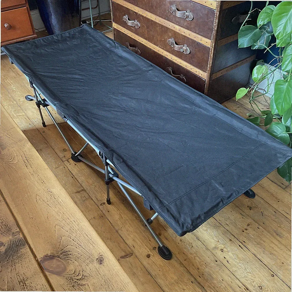 Einfach klappbares Feldbett, Camping, Einzel Gästebett, robust, tragbar - gebraucht UK