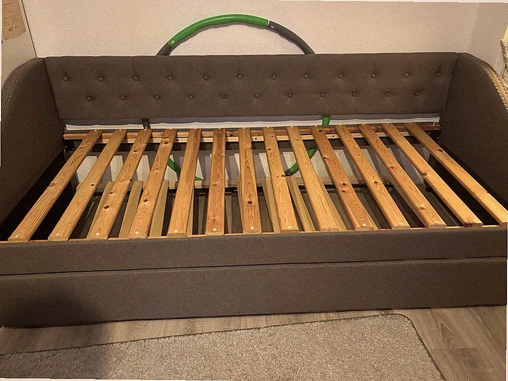 flieks Polsterbett Daybed Bettrahmen grau 90x200 mit Lattenrost antikes Gold