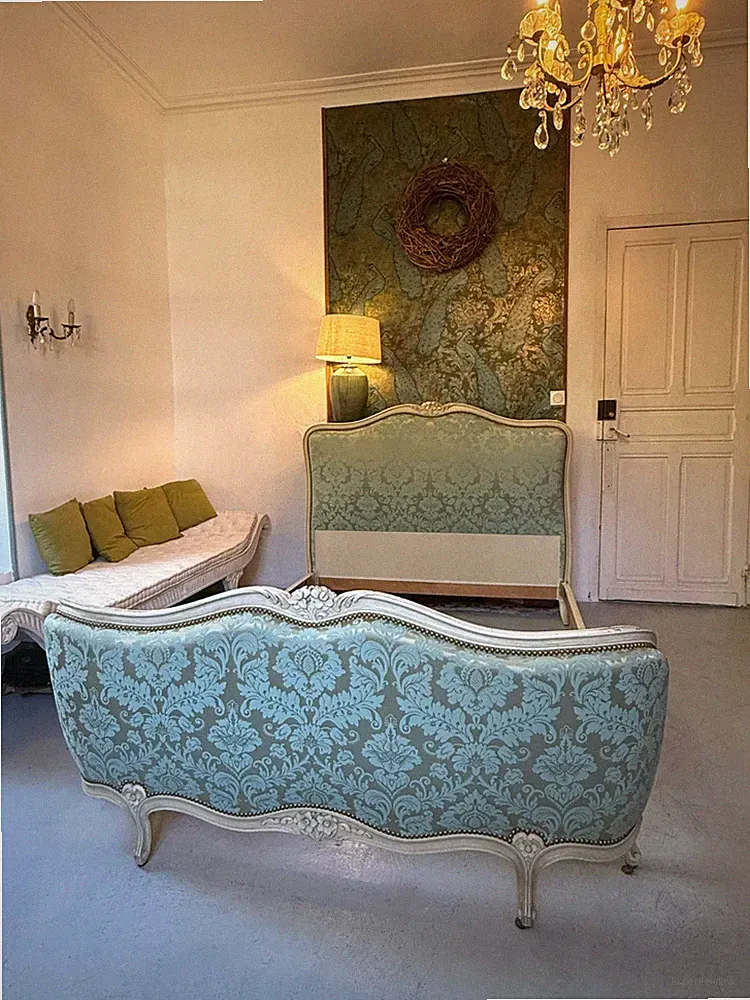 Französisches Polsterbett im Stil Louis XV - Französisches Bett