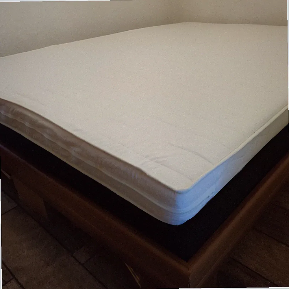 Futonbett 140x200 mit Matratze und Lattenrost, zweite Matratze dazu