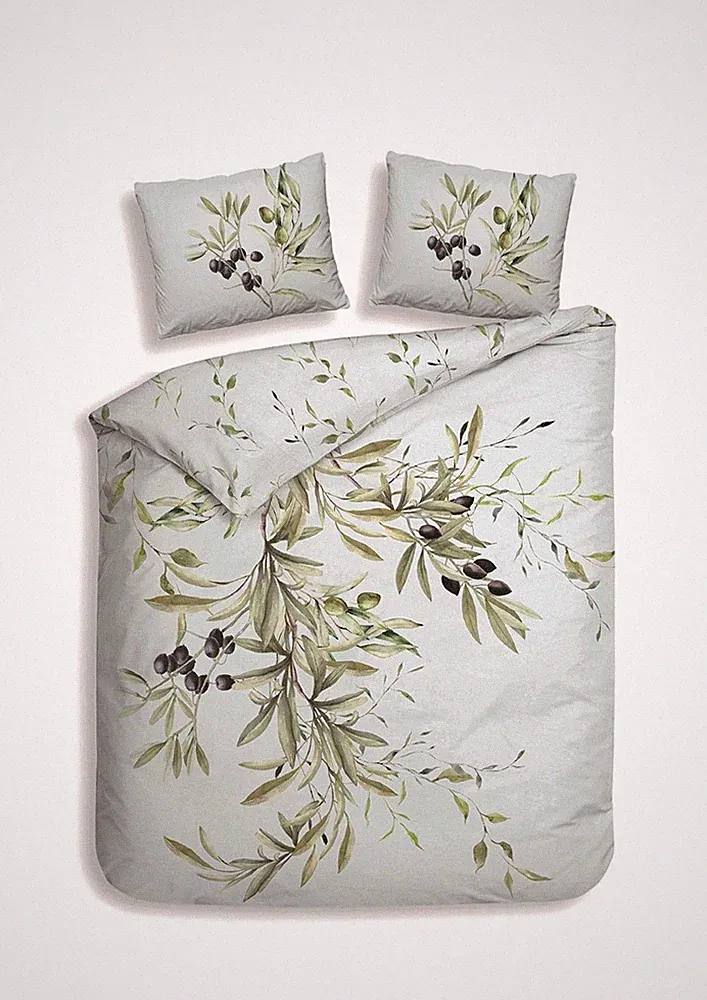Heckettlane Satin Bettwäsche 155x220 Marilia Chalk Blue Oliven Blätter beige
