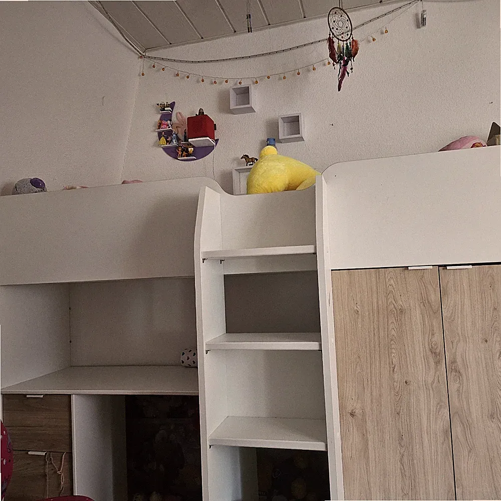 Hochbett mit Schreibtisch und Schrank Kinderbett