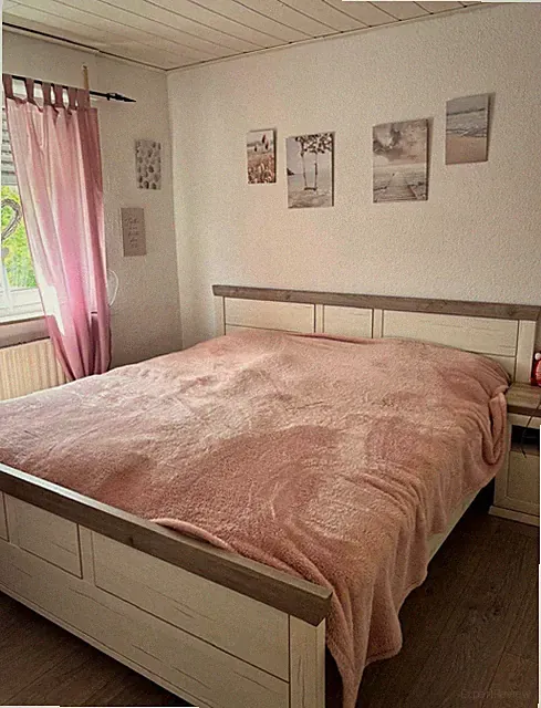 IBettrahmen Holz Weiß 180x200 cm mit Nachttisch Lattenrost und Matratzen