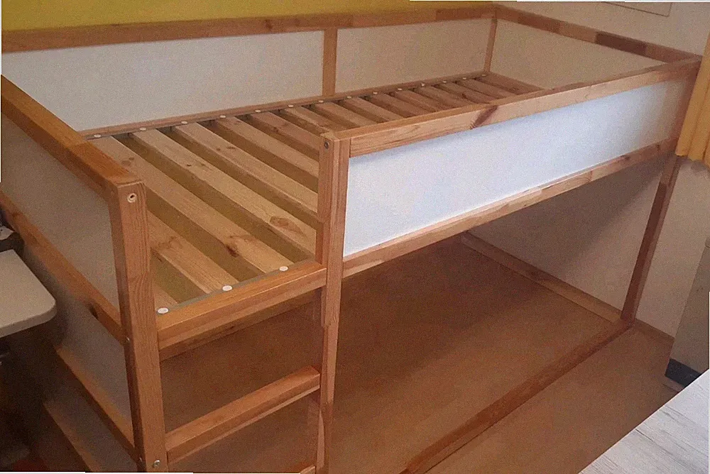 IKEA Kinderbett 90x200 cm, umbaufähig, Zustand wie auf den Bildern sichtbar