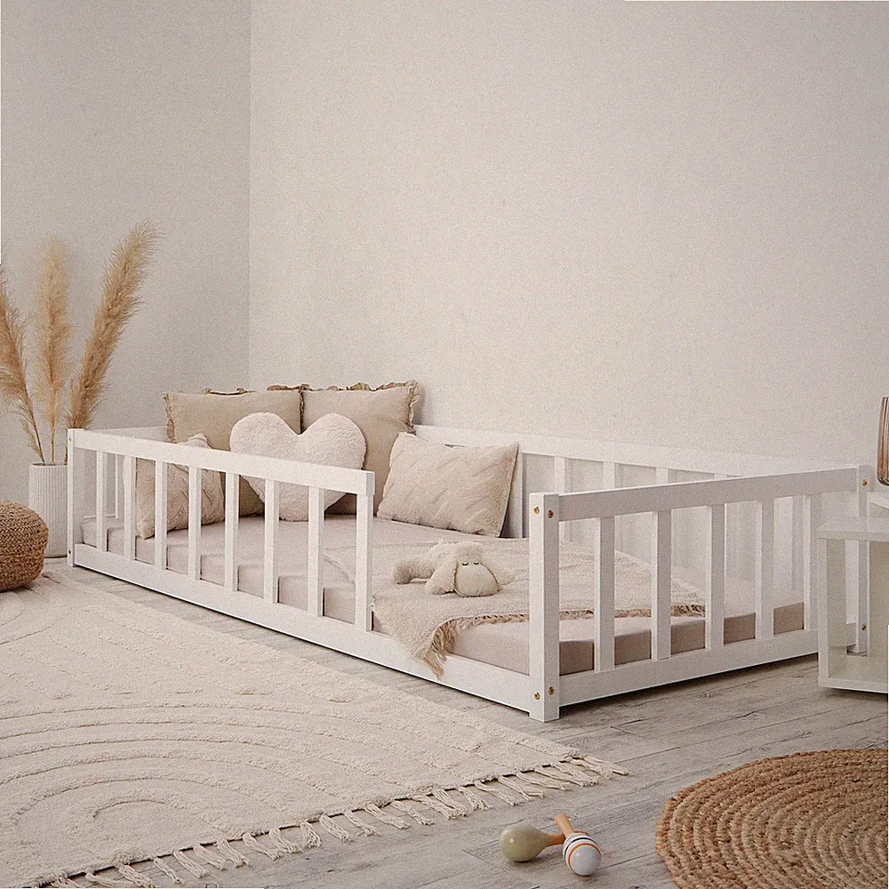 Kinderbett 90x200 Bodenbett Weiß mit Rausfallschutz Lattenrost Holz Homestyle4u