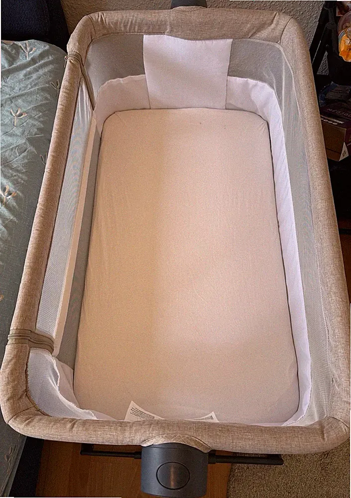 Kinderkraft Baby-Beistellbett Beige/Weiß/Grau mit Netzseiten & Matratze