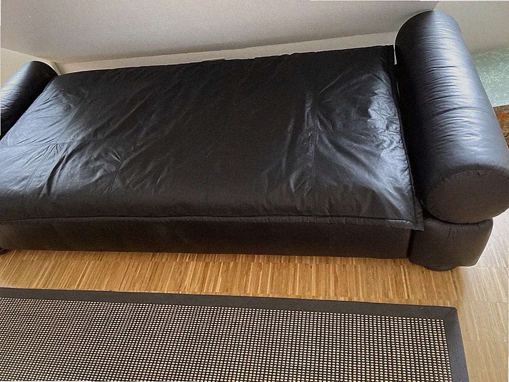 Lederbett schwarz mit Bettkasten , Neue Matratze