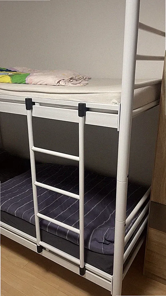 Metall-Stockbett Weiß 120x200 cm, rechteckig, mit eingeb. Leiter inkl. 2 Matratz