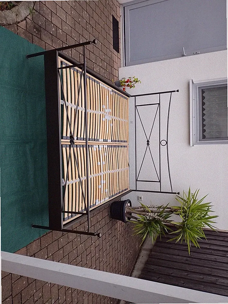 Metallbett Doppelbett 160 x 200 cm mit 2 Lattenroste und 2 Matratzen