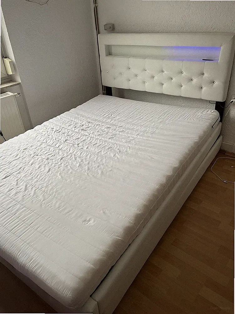 Polsterbett 140x200 mit ausziehbarem Unterbett & LED mit Stauraum