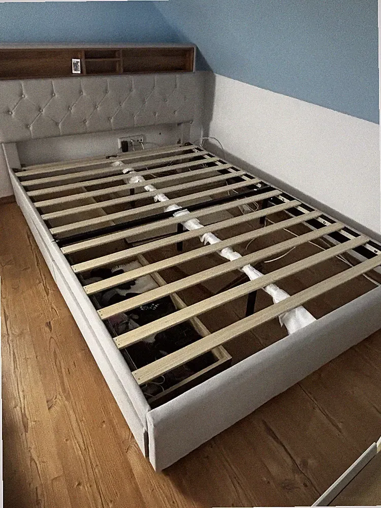 Polsterbett Bettrahmen 140x200 cm Grau, gepolstert + Ablage & LED (215€ VB)