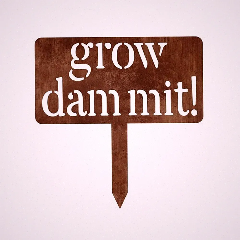 Rechteckiges Metall Gartenschild weißer Schriftzug Gartenschild rostbraun