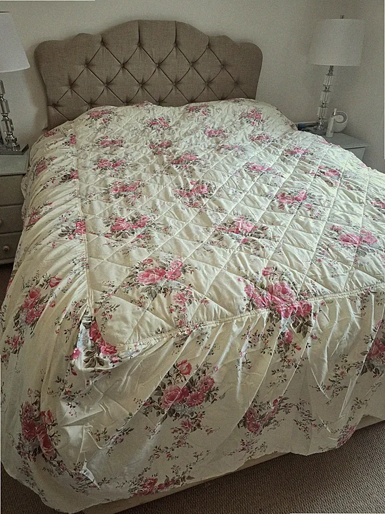 Ringley Doppel Stepp Tagesdecke Rosa Blumen Rüschen Shabby Chic Landhaus