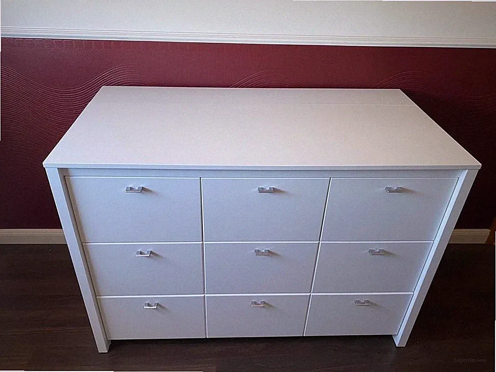 Schubladenschrank weiß+Kinderbett