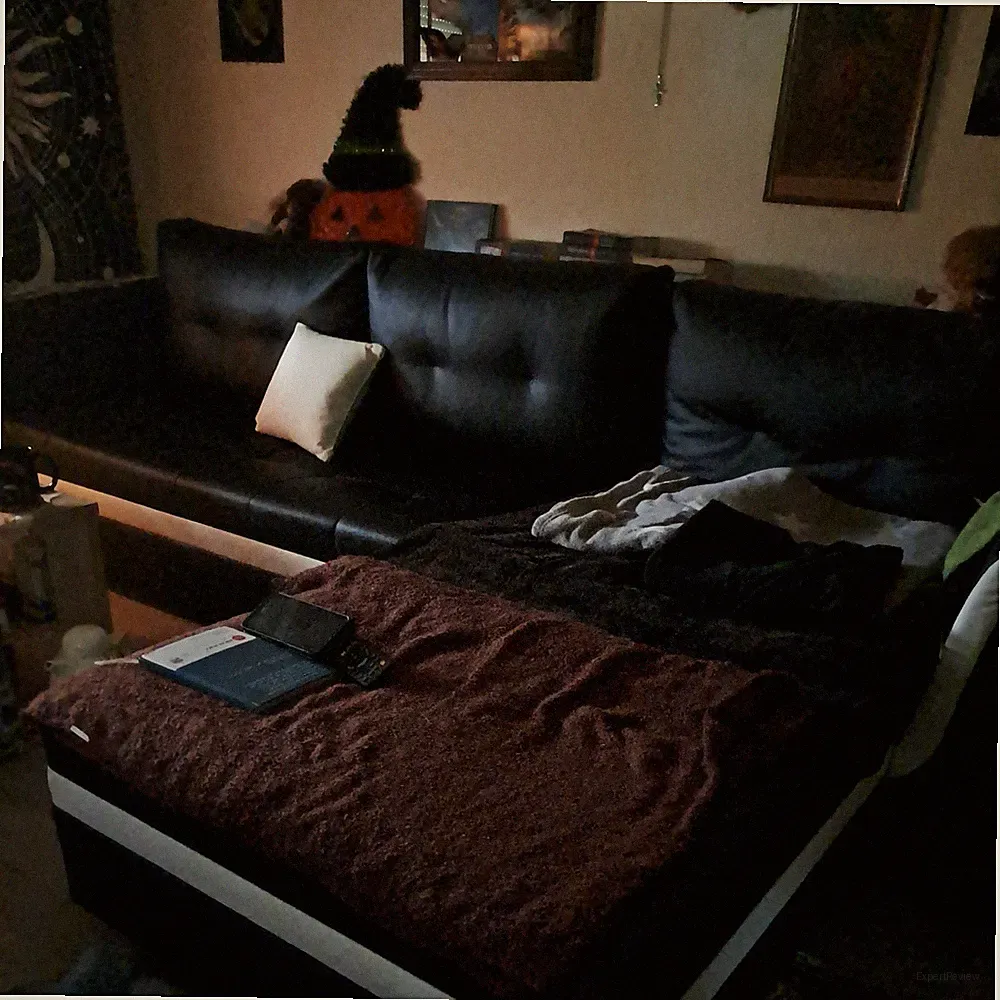 Schwarz Weiß Couch mit Schlaffunktion und Bettkasten ,gut erhalten, 250€.