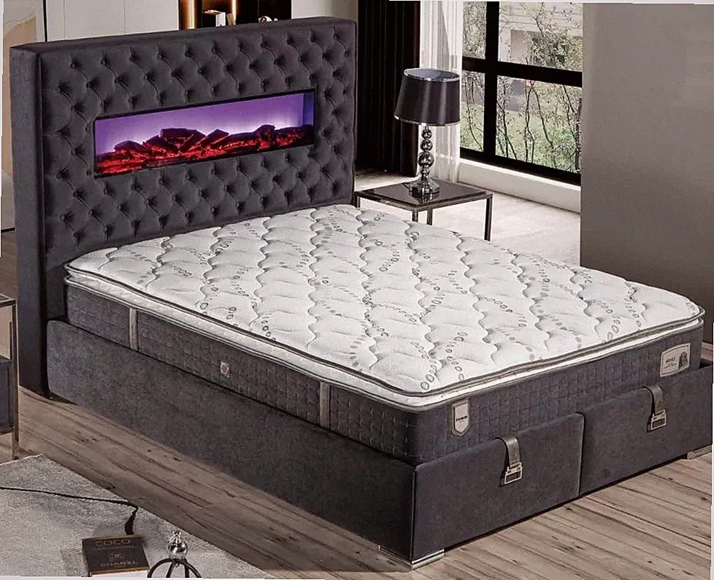Schwarzes Bett mit Matratze aus Textil und Edelstahl, modernes Design
