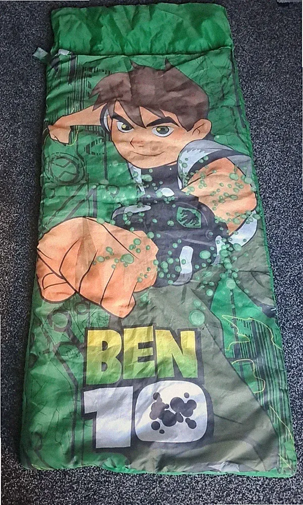 Vintage Kinderschlafsack Ben 10 Cartoon Network grün mit umlaufendem Reißverschluss. Camping