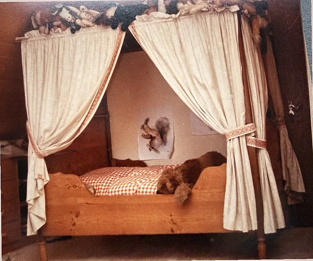 Vintage Massivholz Himmelbett / Bauernbett Landhausstil Handarbeit Einzelstück