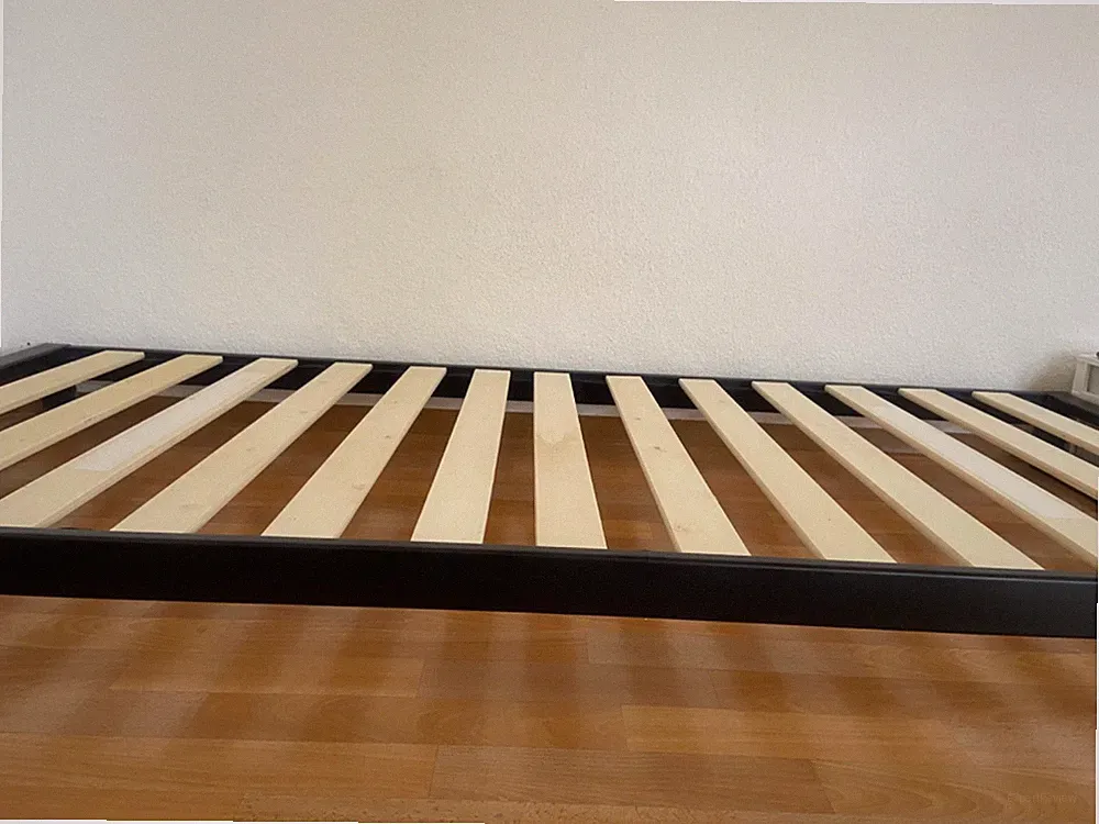 Zinus metal bett 90/200 schwarz und Matratze weiß 90/200